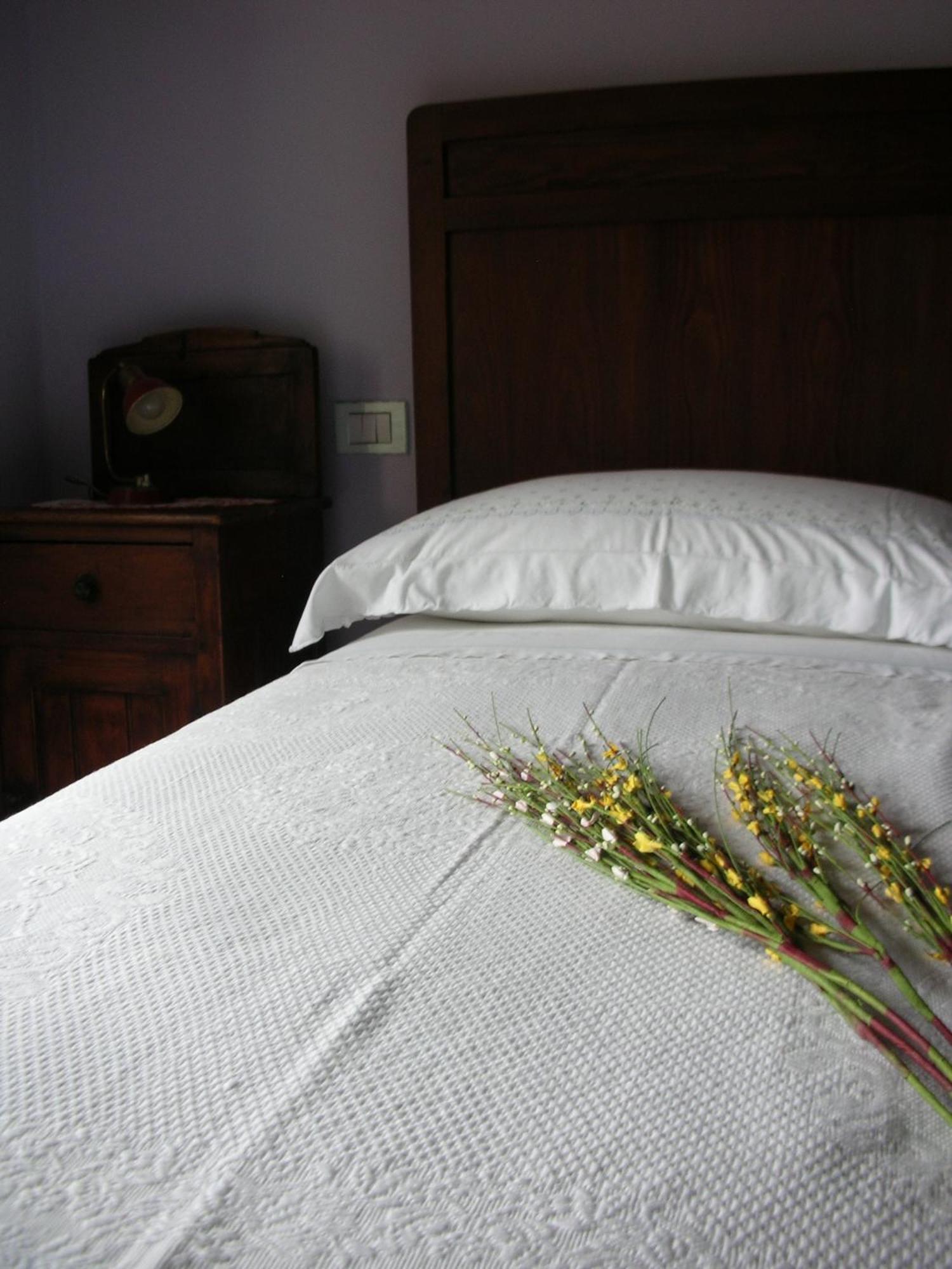 Poggio Dei Prugnoli Bed & Breakfast Tavoleto Room photo