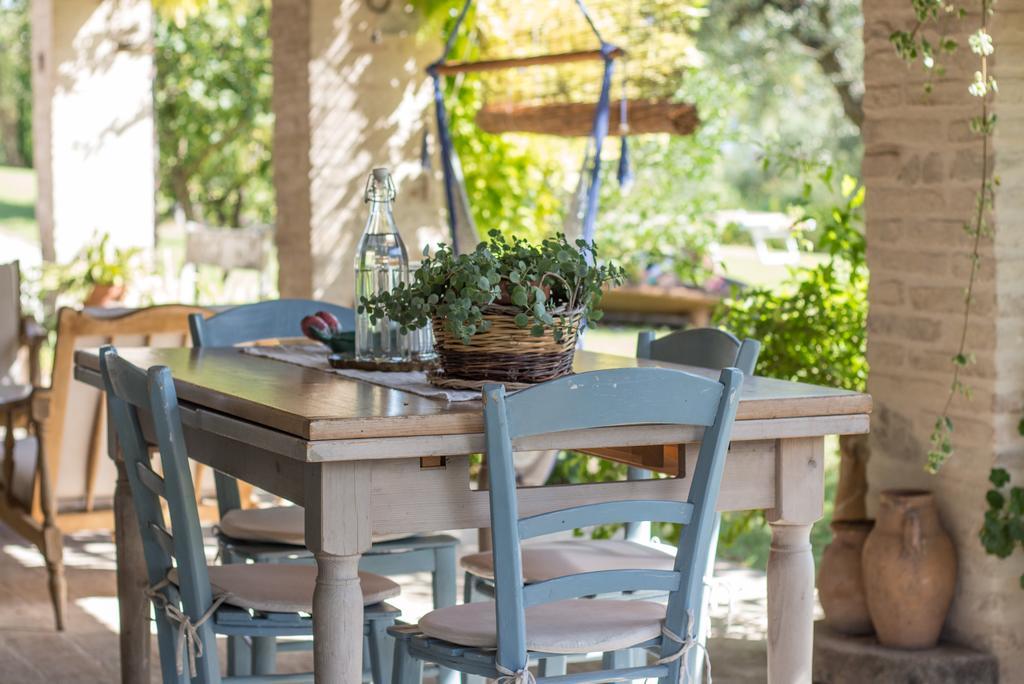 Poggio Dei Prugnoli Bed & Breakfast Tavoleto Exterior photo