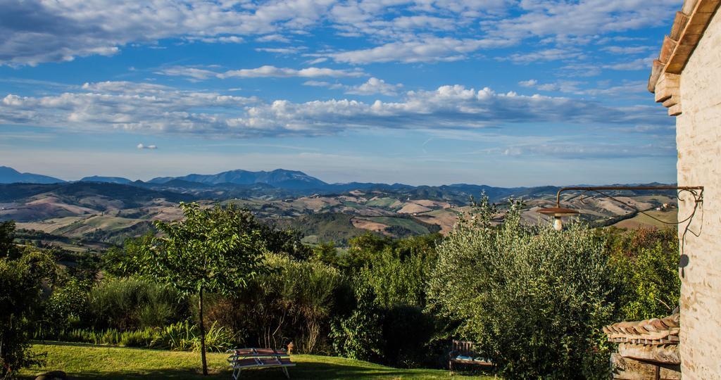Poggio Dei Prugnoli Bed & Breakfast Tavoleto Exterior photo